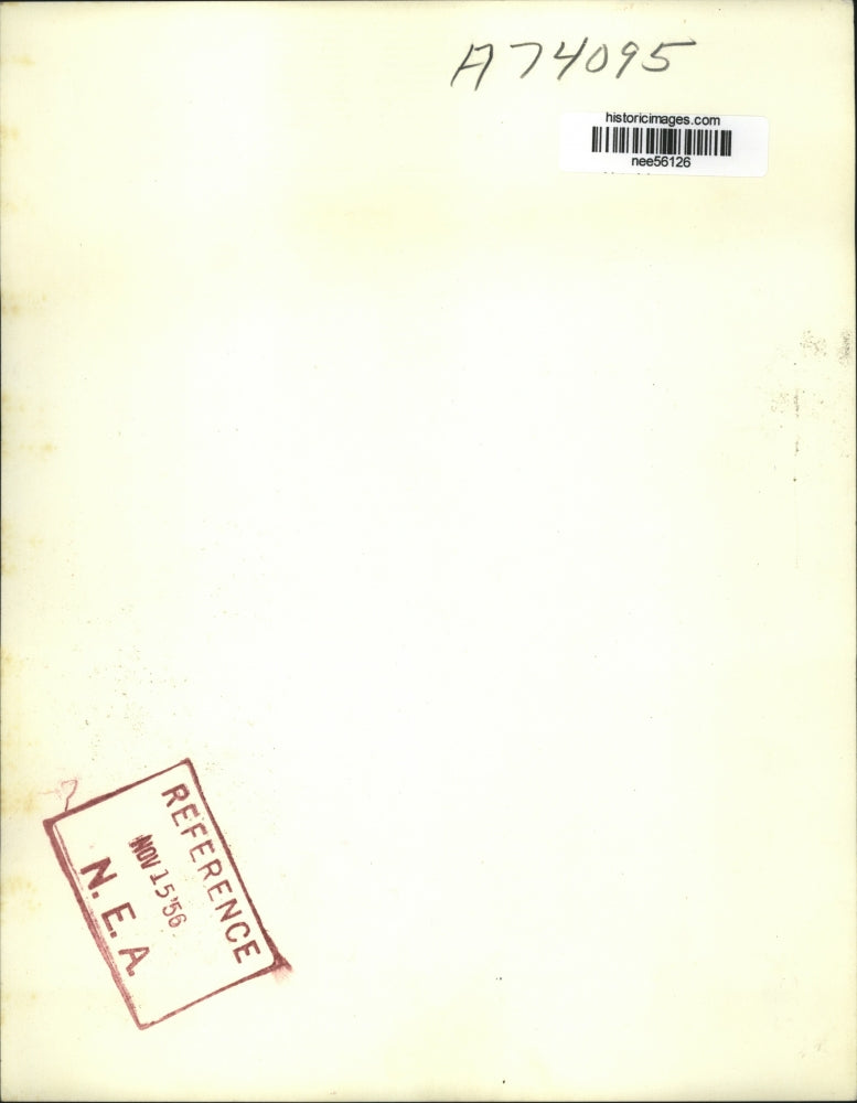 1956 Press Photo Senator Hubert Humphrey with Newsman - nee56126