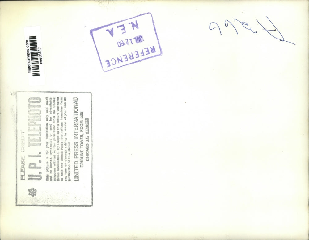 1960 Press Photo Bank Workers Hold First Of Series Of Public Protest - nee56817