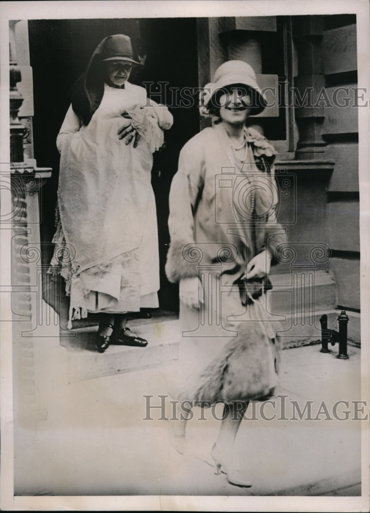 1936 Press Photo Duchess of York Leaving Princess Elizabeth's Christening