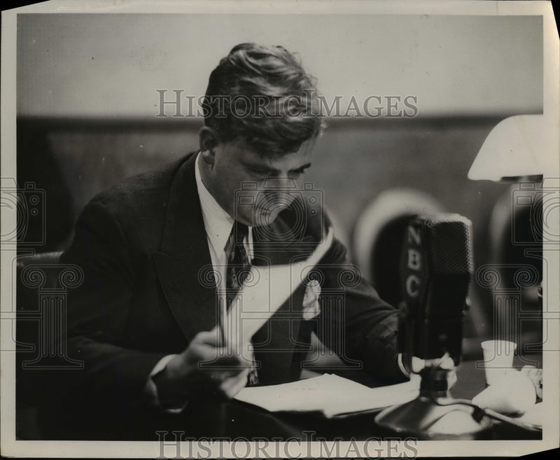 Load image into Gallery viewer, 1936 Press Photo John B. Kennedy Author and Commentator - nee57904
