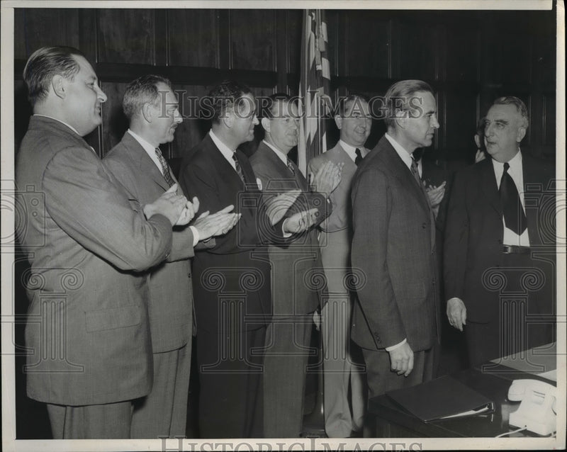 Load image into Gallery viewer, 1946 Press Photo Commerce Secretary Averell Harriman Welcome by Cabinet Members
