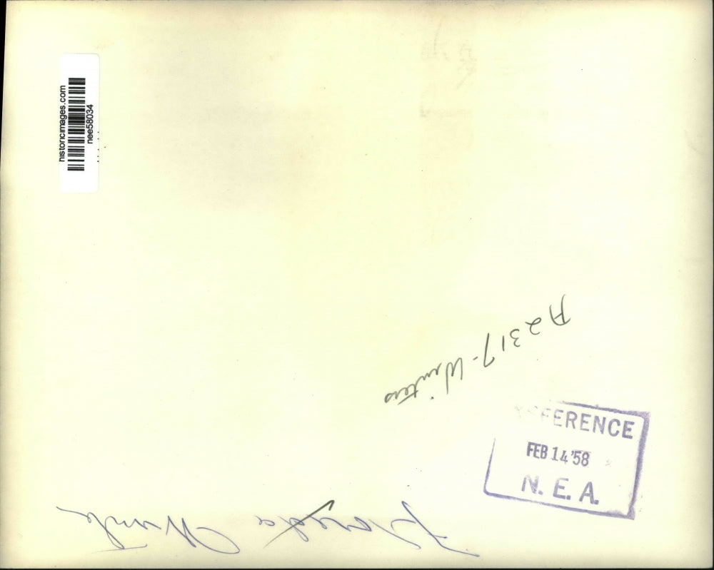 1958 Press Photo Miami Fla-Charles Knowles write note in ice covered windshield.