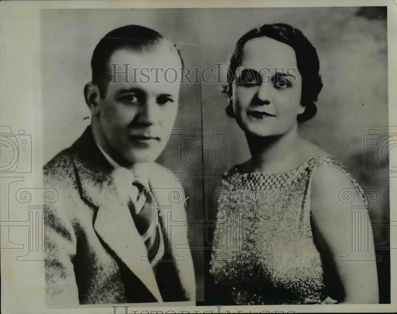 Load image into Gallery viewer, 1933 Press Photo Miss Henrietta Fark, J. Margin Crause Wedding - nee58129
