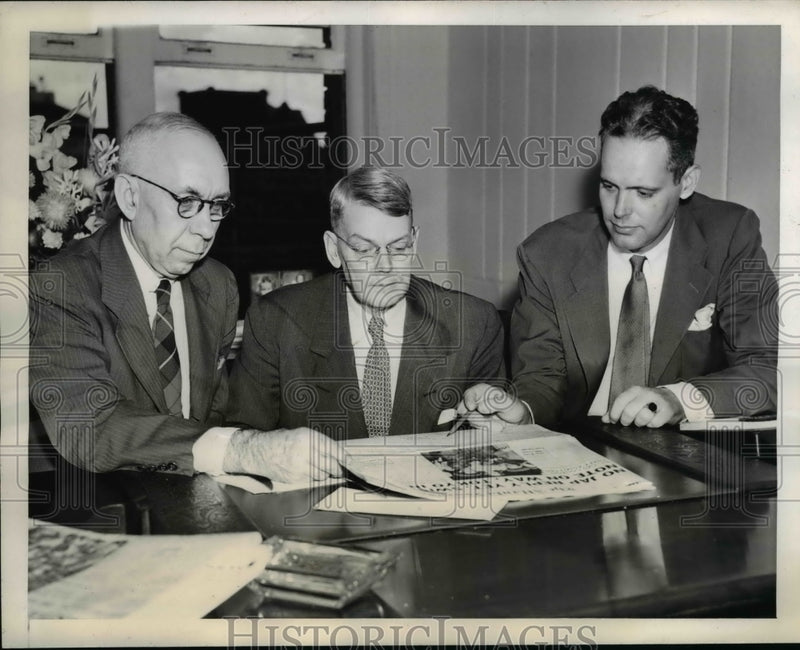 Load image into Gallery viewer, 1945 Press Photo John Paschell, Wright Bryan, W.S. Kirkpatrick Atlanta Journal
