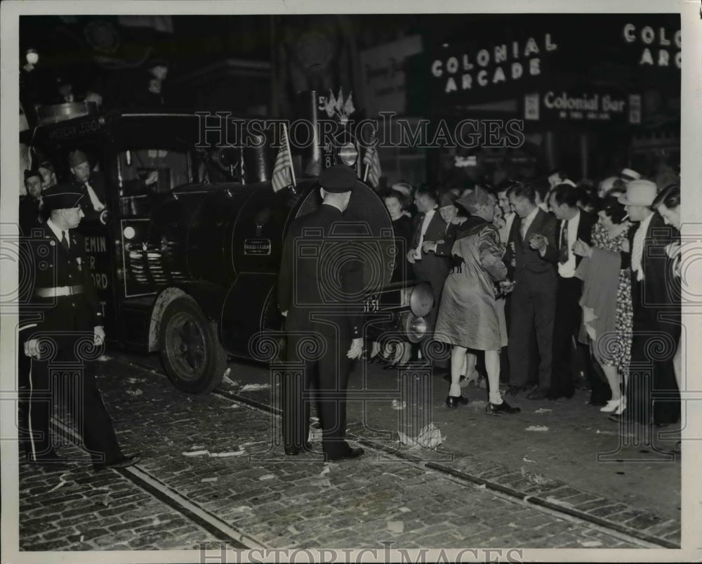 1936 Press Photo French box car drawn by motorized locomotive - nee58139
