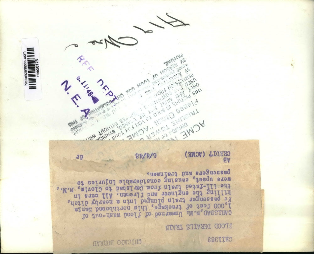 1948 Press Photo Sante Fe Train Derails After Flood Wash Out Track in Carlsbad