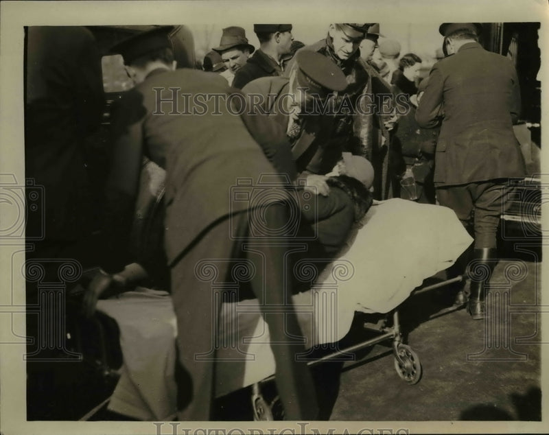 Load image into Gallery viewer, 1935 Press Photo Site of railroad wreck
