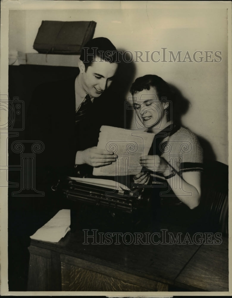 Load image into Gallery viewer, 1936 Press Photo Anna Bradford, Russell Jeremiah Fiarbanks

