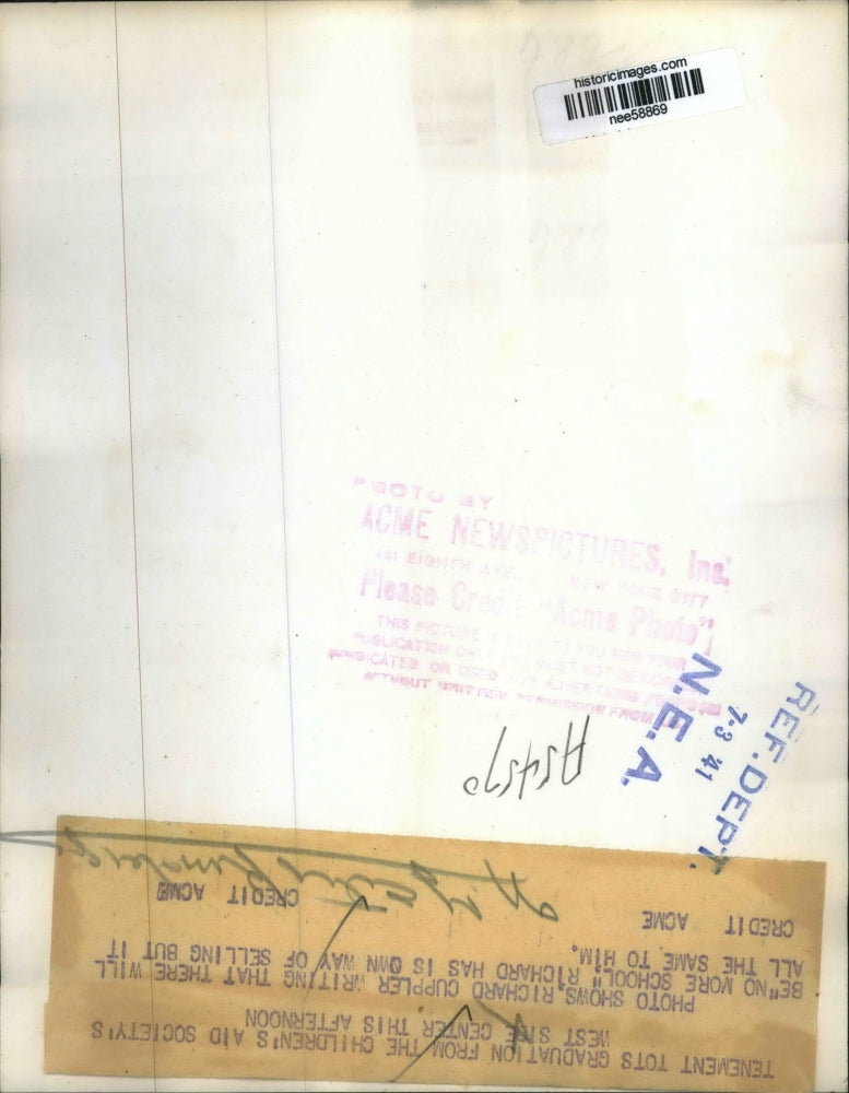 1941 Press Photo Richard Cuppler and unnamed girl in school - nee58869