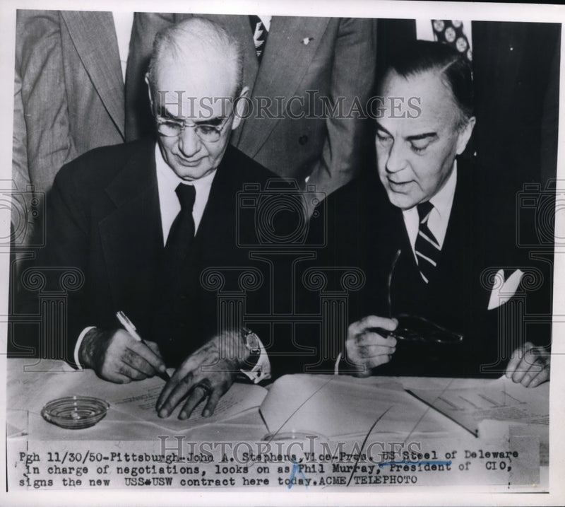 Load image into Gallery viewer, 1950 Press Photo Pittsburgh-John Stepens VP US Steel with Phil Murray Pres. CIO.
