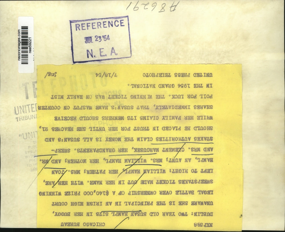 1954 Press Photo Susan Hampl in Buggy Unaware She Is Being Battled for & Inherit