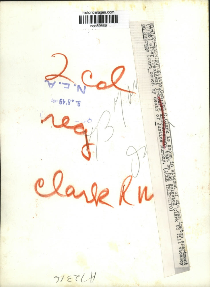 1949 Press Photo Attorney General Tom C. Clark at Kitchen Stove