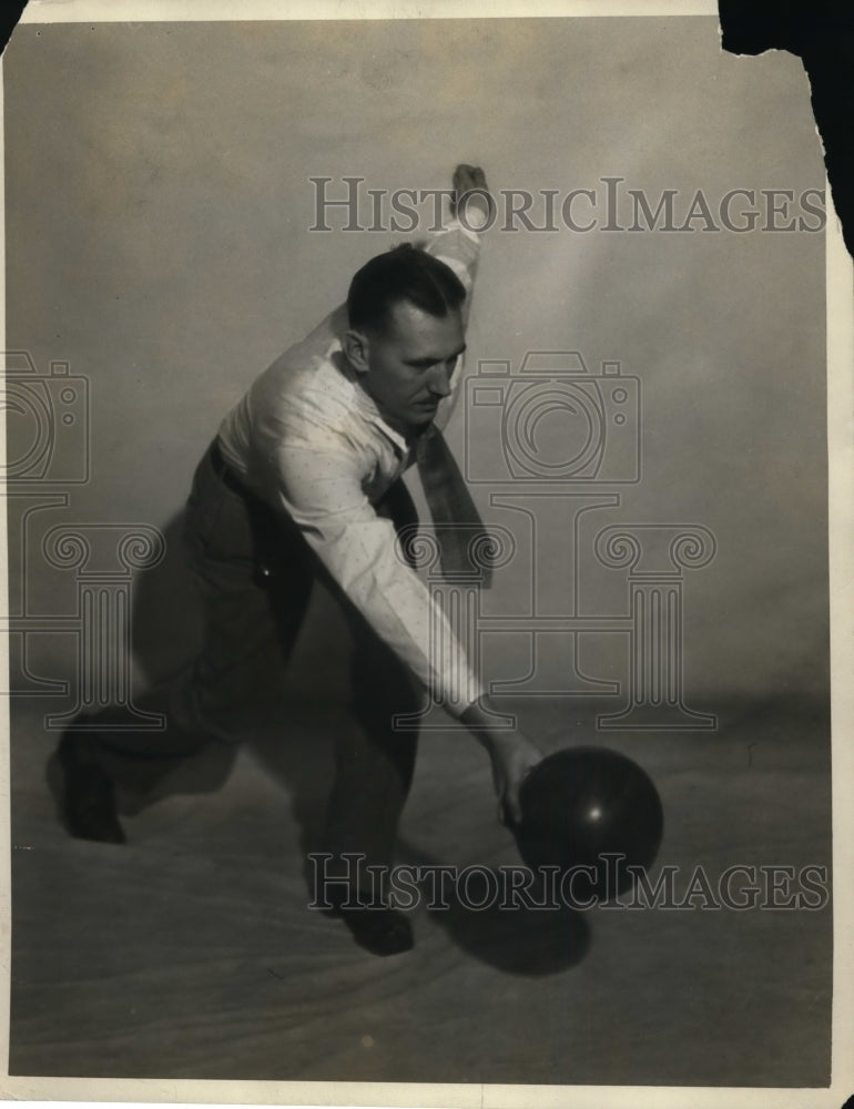 1936 Press Photo Bowler Walter Ward - nee60225- Historic Images