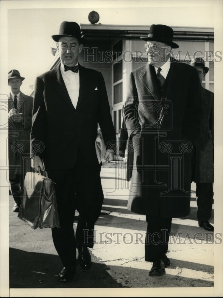 Load image into Gallery viewer, 1957 Press Photo Washington -John Foster Dulles and Adlai Stevenson at airport.
