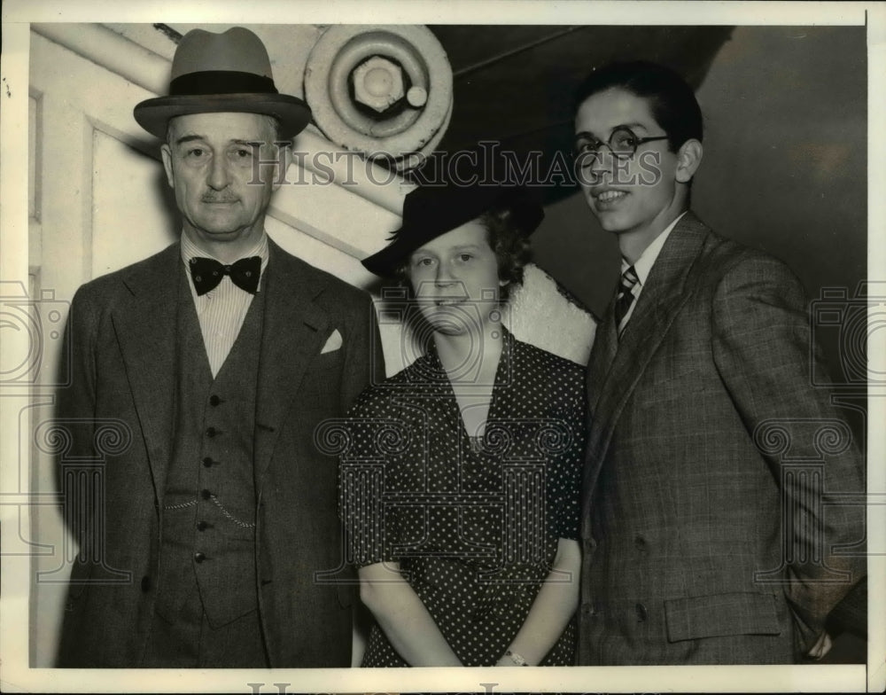 1936 Press Photo French Ambassador Andre Lefebvre de La Boulaye, Son & Daughter