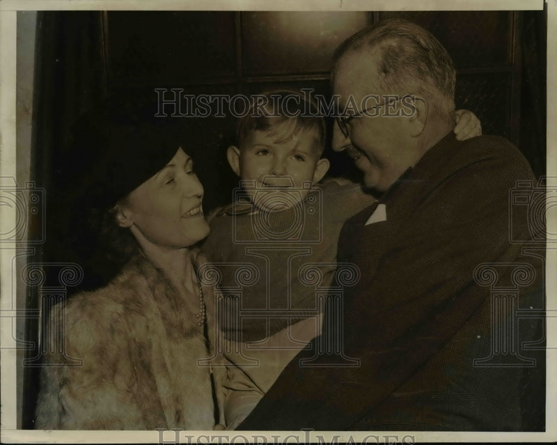 Load image into Gallery viewer, 1939 Press Photo Mrs. Dorcas Dazey, Walter Dazley, Dr. George K. Dazey Murder
