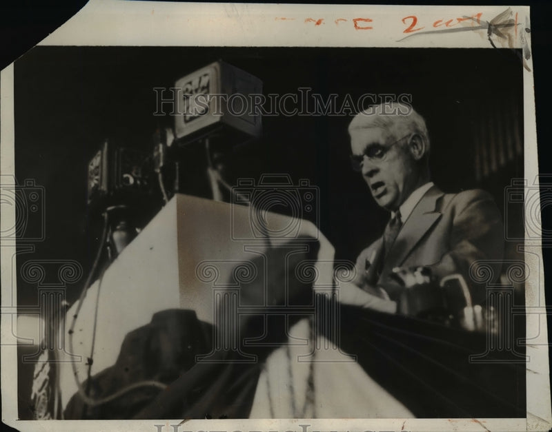 Load image into Gallery viewer, 1932 Press Photo Joseph L Scott nominating Herbert Hoover at Convention.
