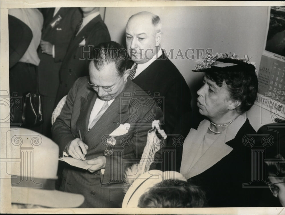 1940 Press Photo Mrs Franklin D Roosevelt Arriving in Chicago Illinois