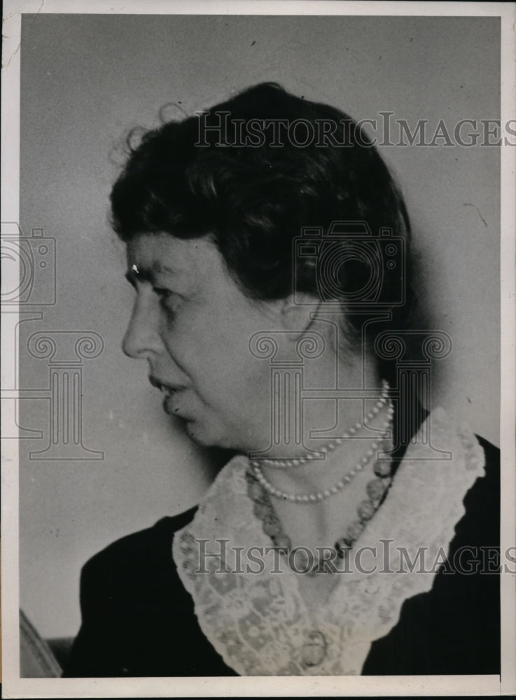 1938 Press Photo Mrs Franklin D Roosevelt Wearing Her Hair In A Different Manner