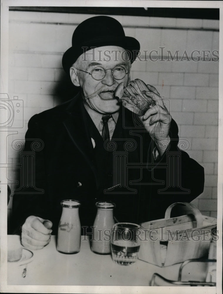 1937 Press Photo Orlando Nelson Potter&#39;s birthday was occasion for 35 mile walk.- Historic Images