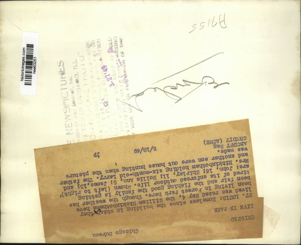 1949 Press Photo Homeless Hickinbotham Family Living in St. Louis Forest Park