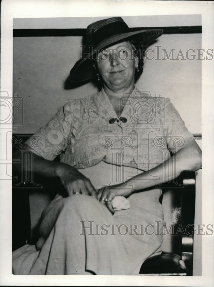 1941 Press Photo Mrs.Traver wife of German Official arrested on larceny charge