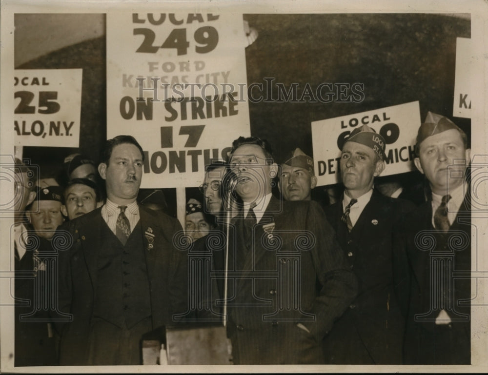 1939 Press Photo Homer Martin, Beron DeLouie of Kansas City UAW Convention
