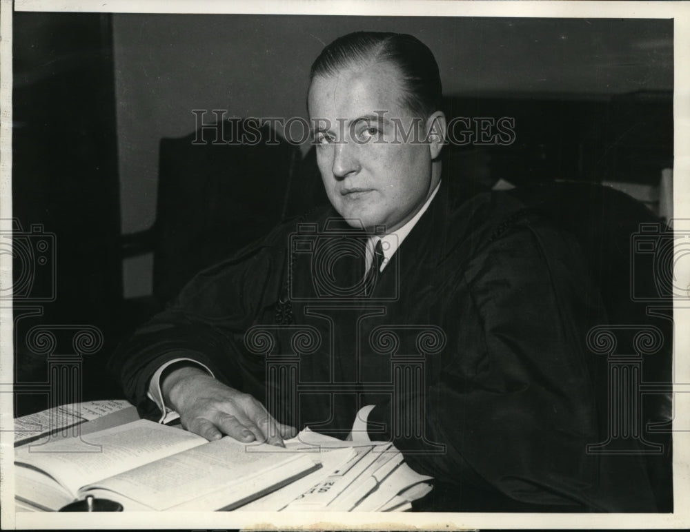 1934 Press Photo Chicago Ill- Judge Cornelius J Harrington will hear trial.