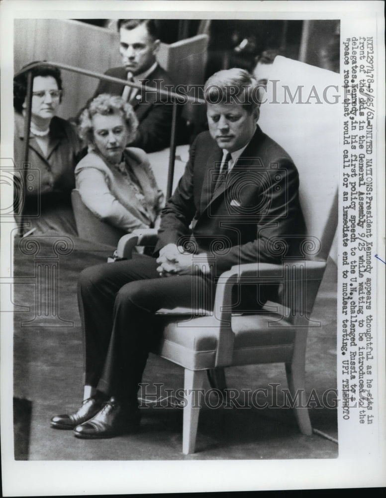 1961 Press Photo United Nations-President Kennedy sits in front of dais.
