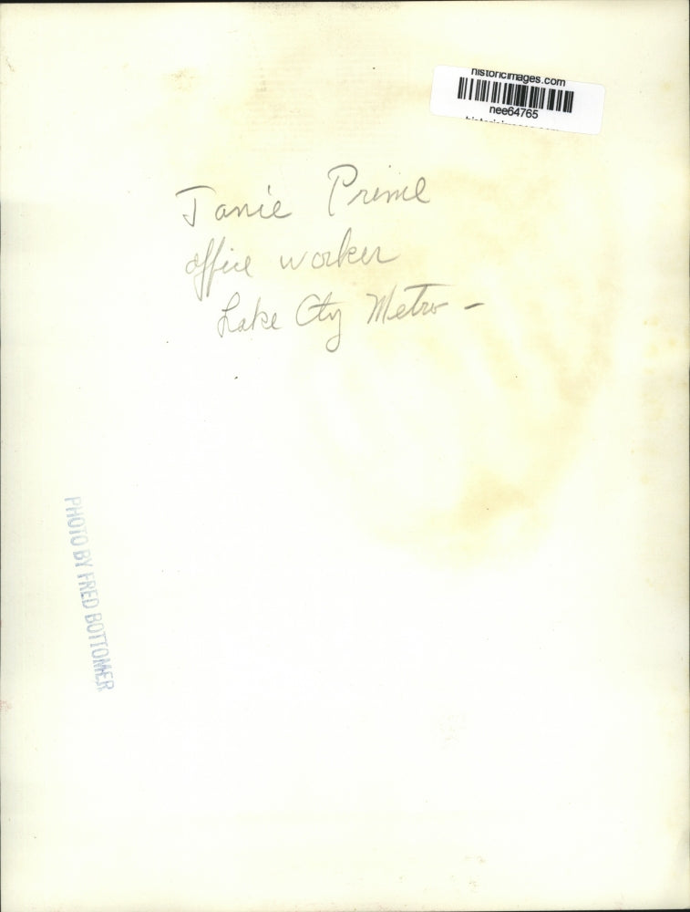 Load image into Gallery viewer, Press Photo Janie Prime Office Worker Lake City Metro

