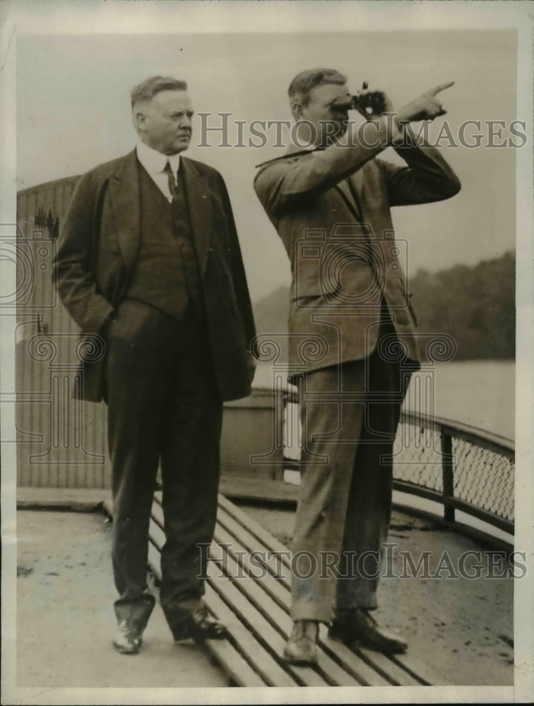1930 Press Photo Secretary of Commerce Hoover Inspecting Flood Situation