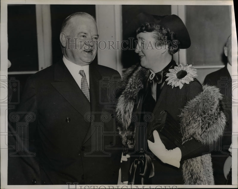 Load image into Gallery viewer, 1936 Press Photo Herbert Hoover with Mrs J Worthington Scranton. - nee65205
