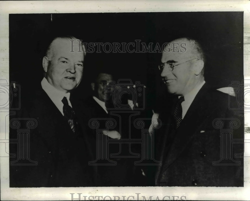 1936 Press Photo Former President Hoover with Lyle Jackson at Univ of Nebraska