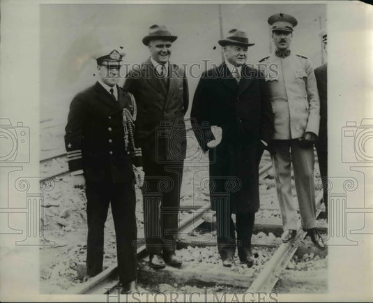 1929 Press Photo Carlos Garfiaf G Akerson Commander Train USS Maryland in Chile