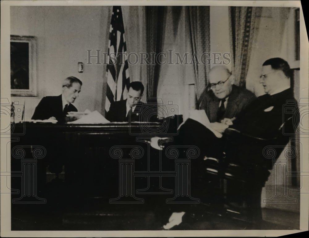 1936 Press Photo Marvin MacIntyre, Mr. Roosevelt at the White house Washington