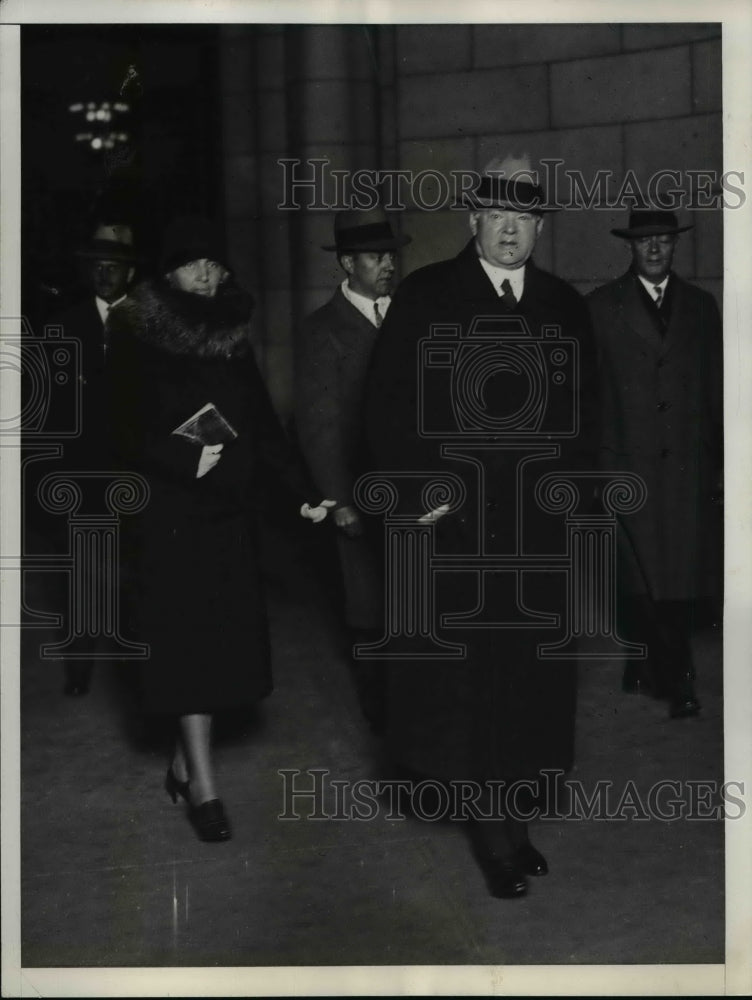 Load image into Gallery viewer, 1930 Press Photo President Herbert Hoover &amp; Wife Arriving in Washington
