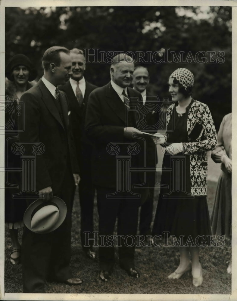 Load image into Gallery viewer, 1930 Press Photo President Herbert Hoover Presents Pauline Lodge Essay Prize

