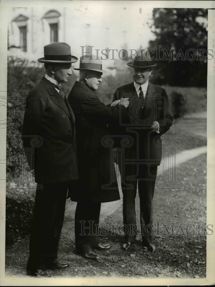 Load image into Gallery viewer, 1929 Press Photo Pres.Herbert Hoover with Sen.John BArton Payne and Chas.G.Dawes
