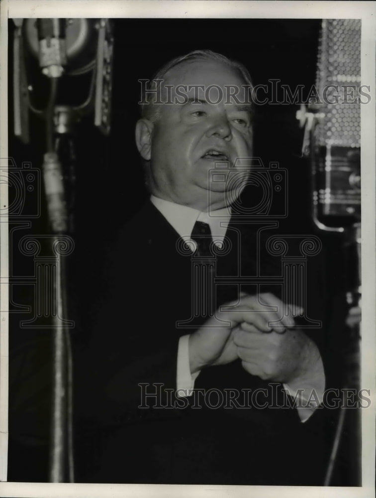 Load image into Gallery viewer, 1939 Press Photo Former Pres Herbert Hoover Opens Christian Endeavor Convention
