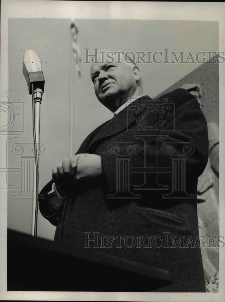 1940 Press Photo Former Pres Herbert Hoover Addressing Crowd - nee65663