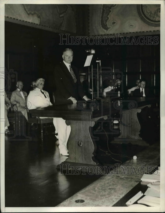 1932 Press Photo President Hoover Addresses Members Of Trade Parley - nee65668
