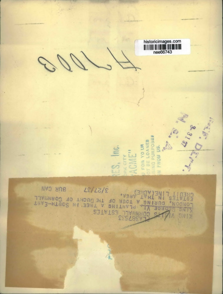 1937 Press Photo King George VI plants tree in Southeast London - nee66743