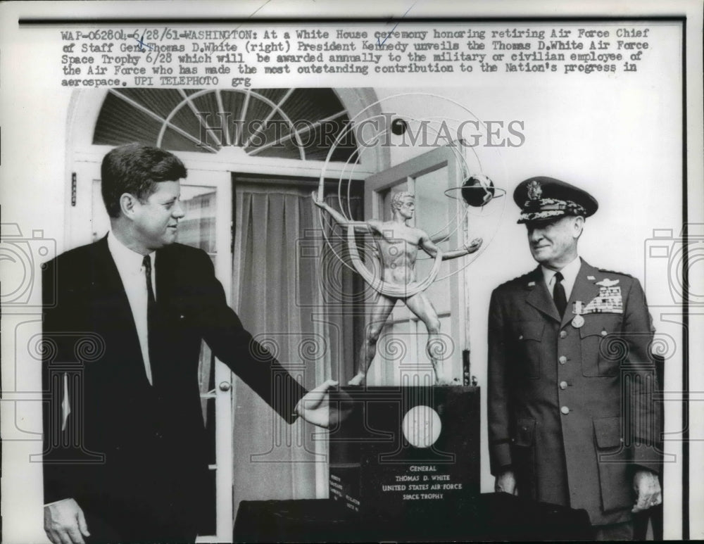 1961 Press Photo President John F. Kennedy, Air Force Staff Chief Thomas D White