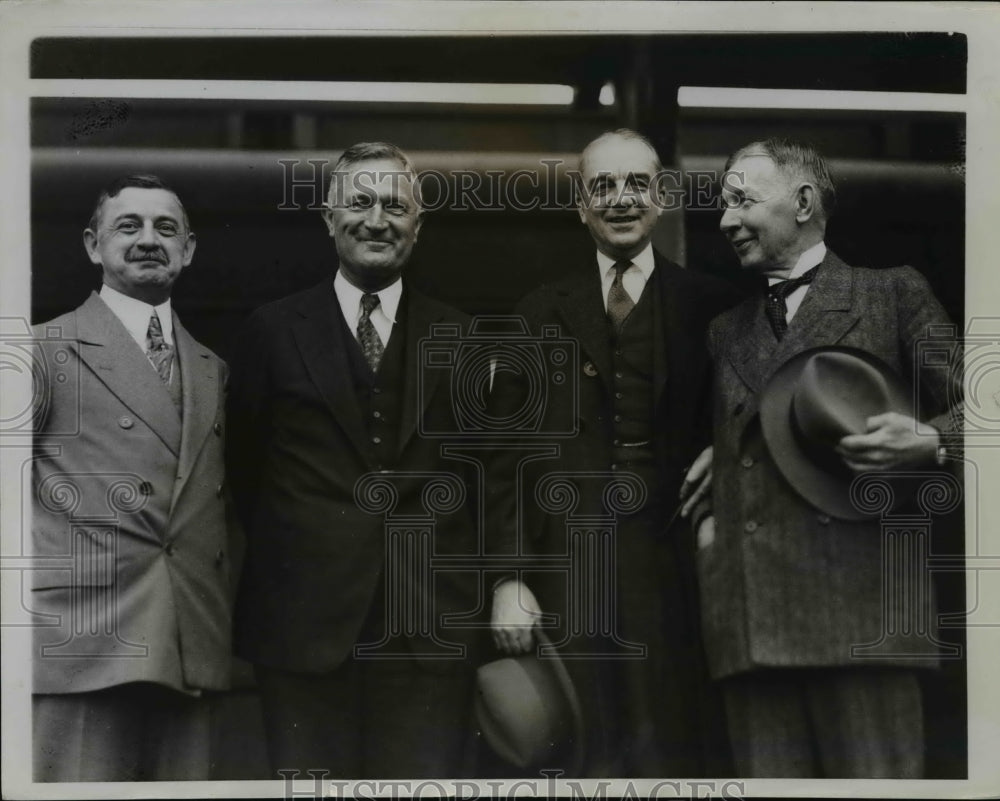 1934 Press Photo Board of Reconstruction Finance Corp Meet at Home Harvey Couch
