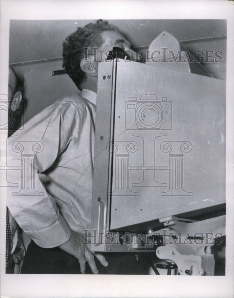 1956 Press Photo Governor Frank Lausche gets chest Xray - nee67967