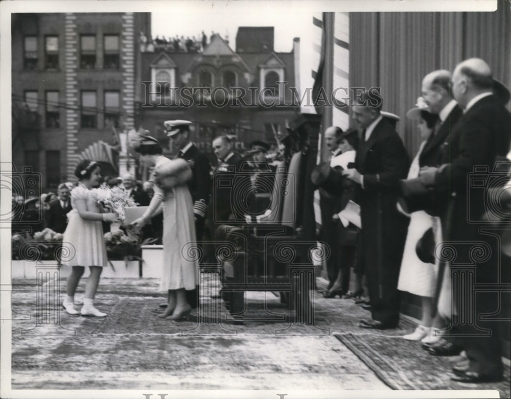 1939 Press Photo Marie May daughter MayorToronto, King George/Queen Elizabeth