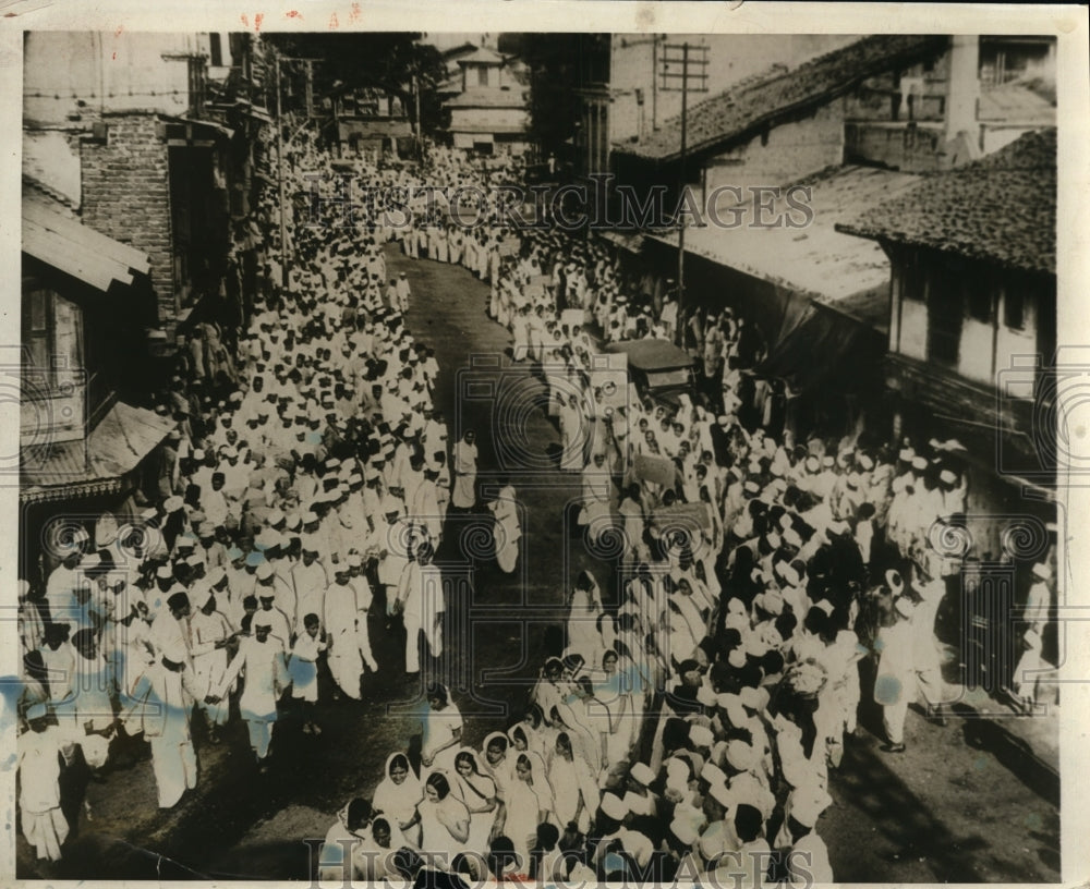 1930 Press Photo Bombay Indian Residents Participating in Parade