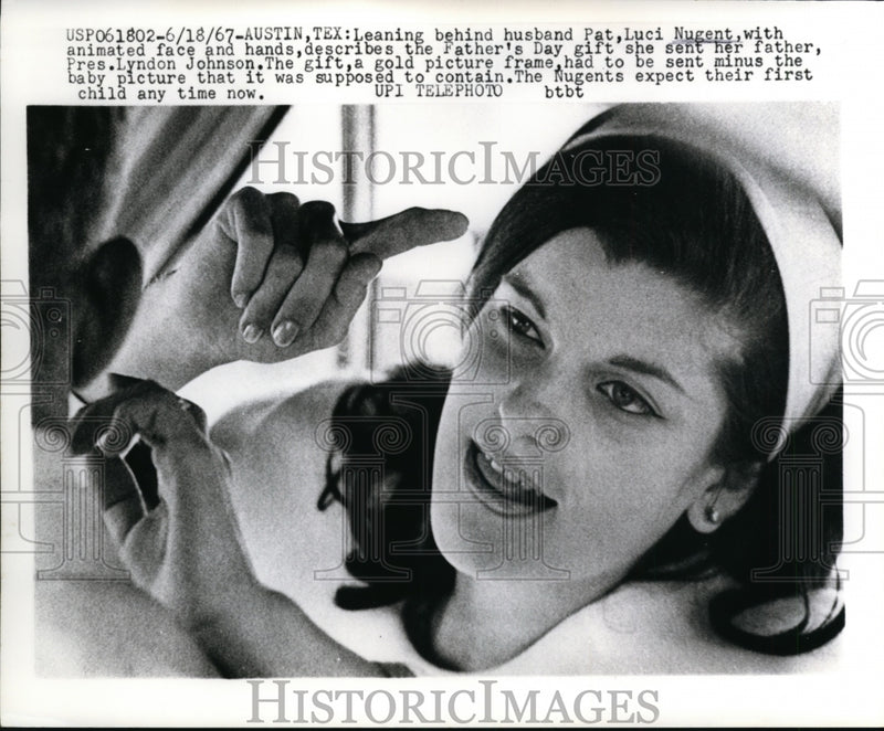 Load image into Gallery viewer, 1967 Press Photo Luci Nugent Daughter of President Lyndon Johnson - nee68282
