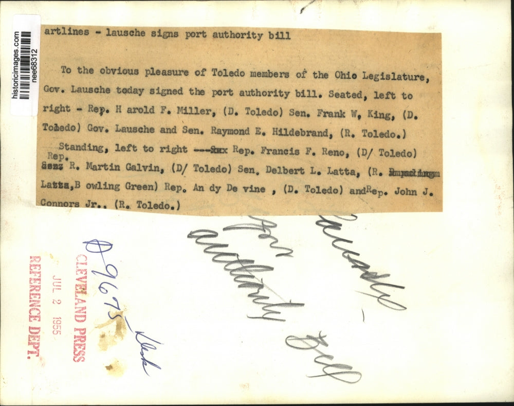 1955 Press Photo OH Legislature celebrates as Governor signs port authority bill