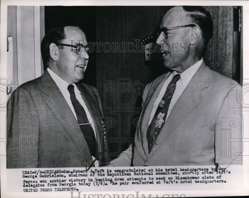 Load image into Gallery viewer, 1952 Press Photo Sen. Robert A. Taft congratulated Guy George Gabrielson.
